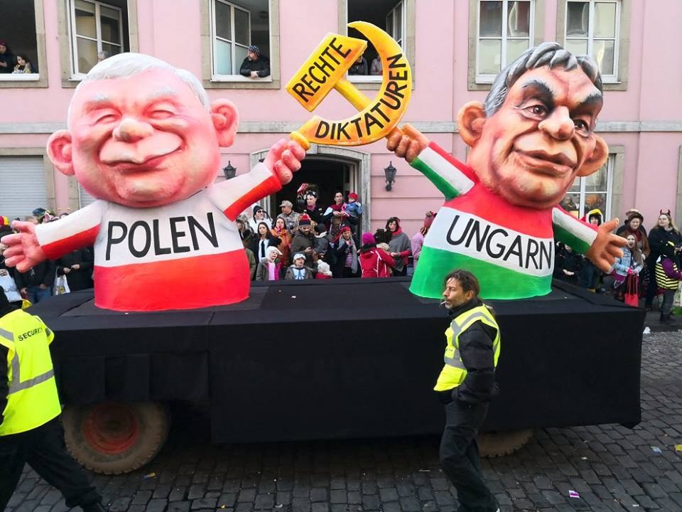 Ultrareaktionäre Regierungen Polens und Ungarns verbieten kommunistische Symbole