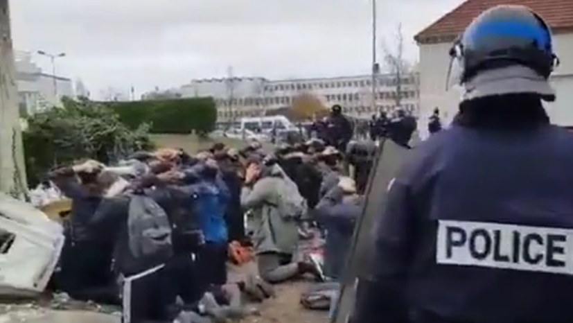 Festnahmen von Schülern in Mantes-La-Jolie (Frankreich)