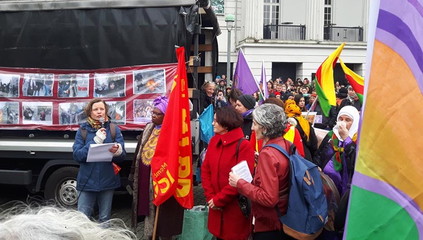 Große, bunte und streitbare Demonstration