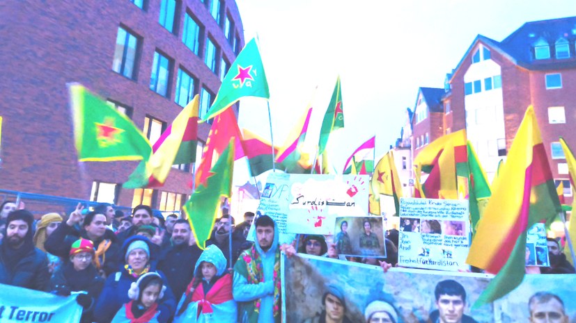 Herne: Etwa 5000 demonstrieren ihre Solidarität mit Rojava