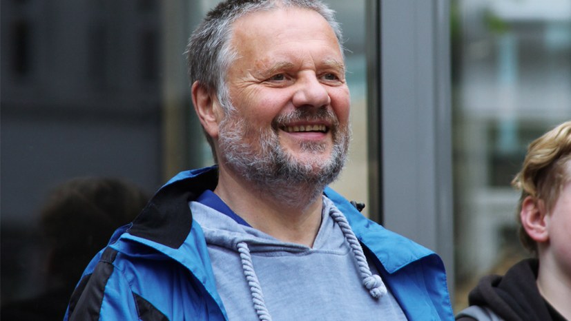 „Freiheitskämpfer und Marxist-Leninist klagt gegen seine Behandlung als ‚Gefährder‘“
