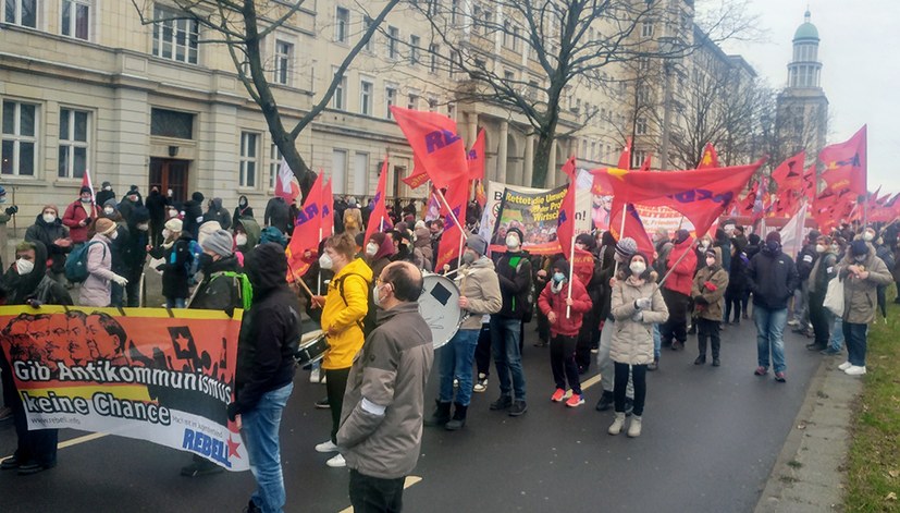 Gedenken und Blick nach vorn: Beeindruckende Manifestation für den Sozialismus