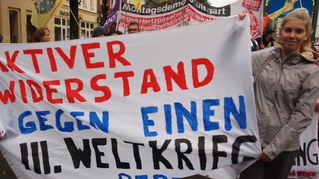 Atomkrieg droht - Verstärkt den Protest – aber fortschrittlich und antifaschistisch! Mit Flugblatt