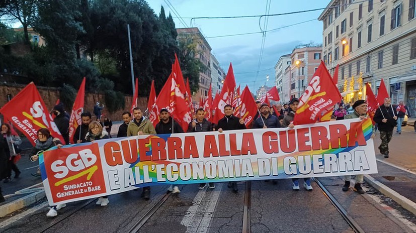 Rom: Demonstration gegen die Meloni-Regierung, Krieg und teures Leben