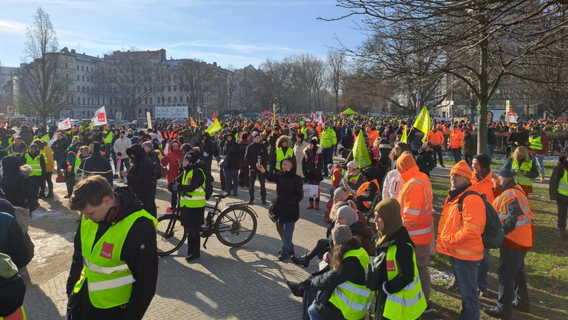 Tausende ver.di-Kolleginnen und Kollegen im Warnstreik und auf der Berlin-weiten Demonstration