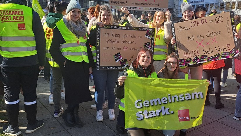 „Keine Mogelpackung, keine faulen Kompromisse - Urabstimmung, Streik! (Jetzt auch mit Flugblatt)