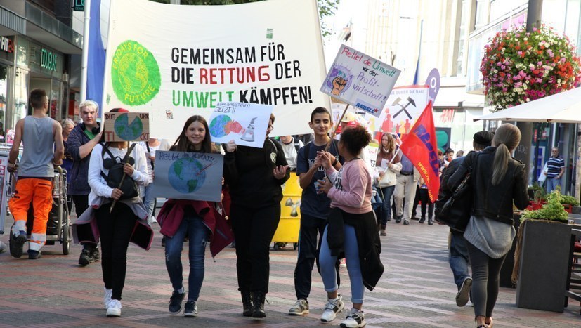 Skandal: FFF-Zentrale stellt MLPD mit der NPD auf eine Stufe!