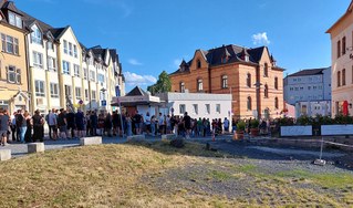 Lange Schlangen vor dem Konzert von "Feine Sahne Fischfilet"