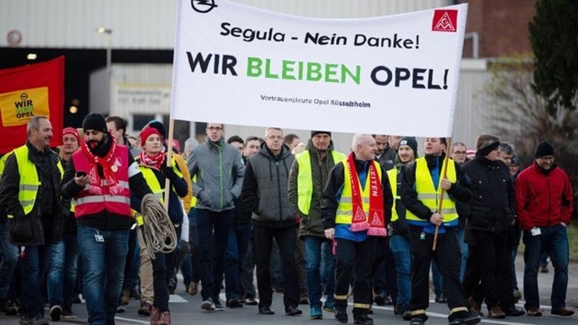 Rüsselsheim: Opel-Belegschaftsversammlung begrüßt 150 neue Kollegen
