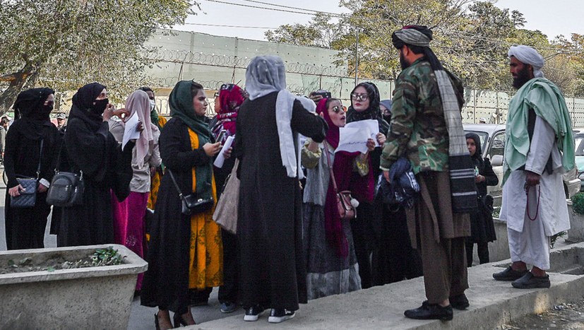 Taliban nehmen acht mutige afghanische Frauen fest