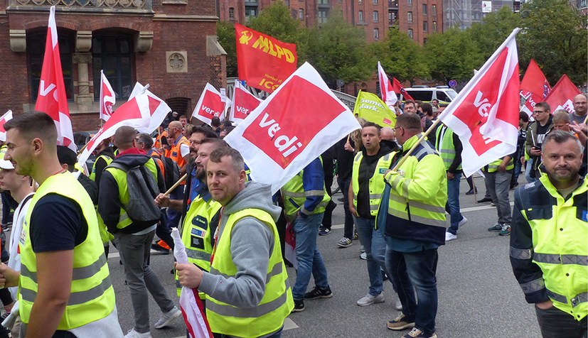 Machtvolle Demonstration der Hafenarbeiter