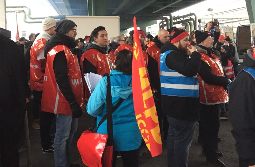 Warnstreik bei ZF: Kundgebung und Schulterschluss mit den Kolleginnen und Kollegen von TKES