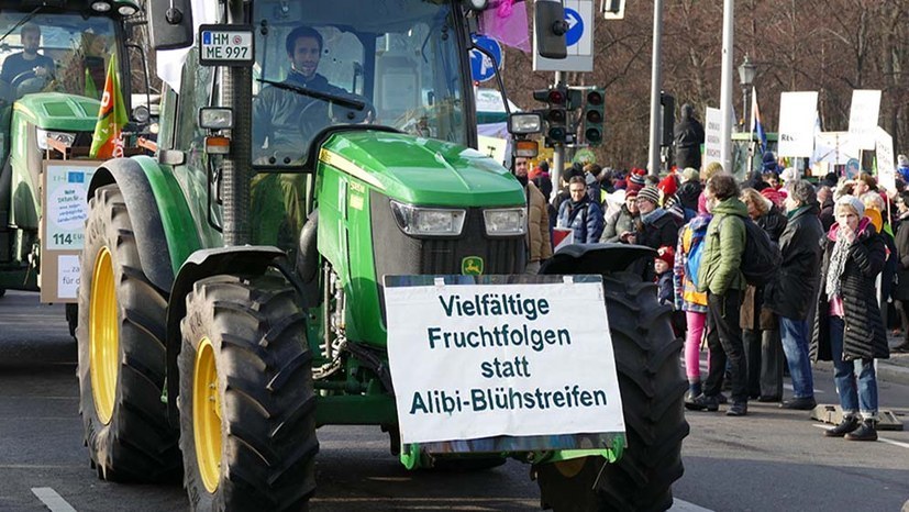 Bauern gehen auf die Straße - Keine Einheit mit falschen Freunden!