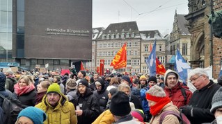 "Alle zusammen gegen den Faschismus": Massenproteste gegen AfD gehen weiter