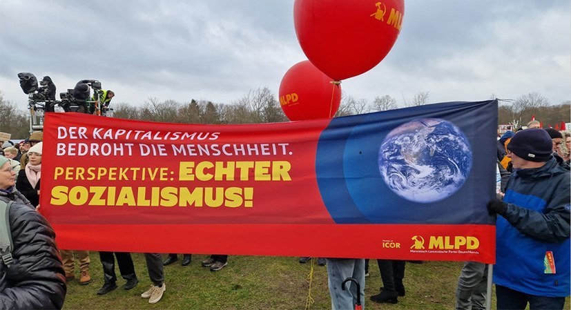 Hilfe! Da läuft die MLPD mit!