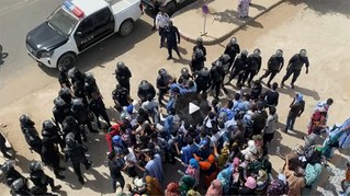 Marokkanische Polizei attackiert Demonstranten von Saharaui