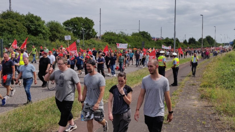 Zulieferer in Saarlouis im unbefristeten Streik für einen Sozialtarifvertrag