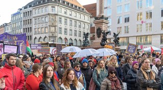 München: 6.000 für die Befreiung der Frau - Mit letztmalig aktualisierten Links
