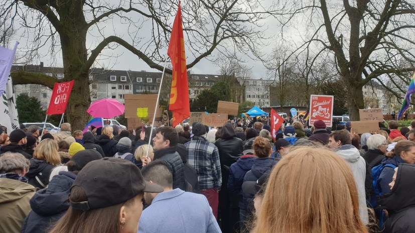 Protestaktion gegen AfD-Kundgebung