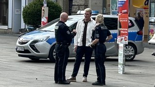 Wahlkampfkundgebung mit Stefan Engel – Tausende Menschen für die MLPD interessiert - Polizeispitzel provoziert die Kundgebung