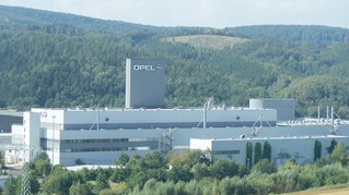 Viel Wirbel um eine mögliche Schließung des Opel-Werks in Eisenach