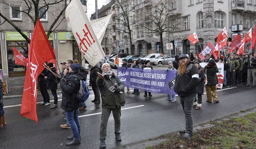 Neue Friedensbewegung: Am 3. Oktober gut sichtbar auftreten