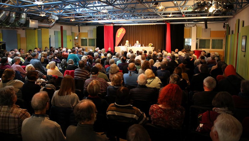 Großer Andrang bei der Vorstellung des neuen Buchs in der Reihe zur "Krise der bürgerlichen Ideologie"