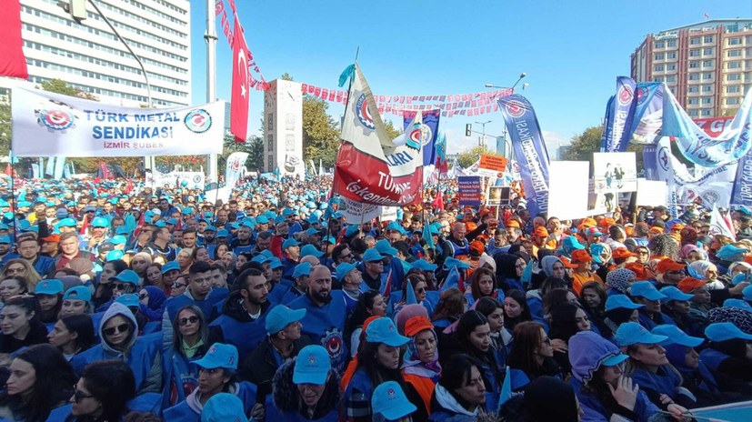 Großdemonstration in Ankara "Wir kämpfen, wir kommen nicht über die Runden"