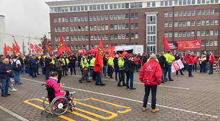 Airbus Hamburg: Tausend beim Warnstreik der IG Metall