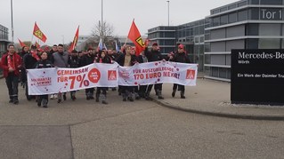 Warnstreik bei Daimler im Rahmen der Tarifrunde am 5. November