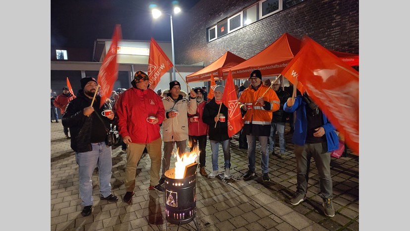 Kämpferisches „Ausläuten der Friedenspflicht“