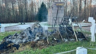 Russland: "Lenins Hütte" niedergebrannt