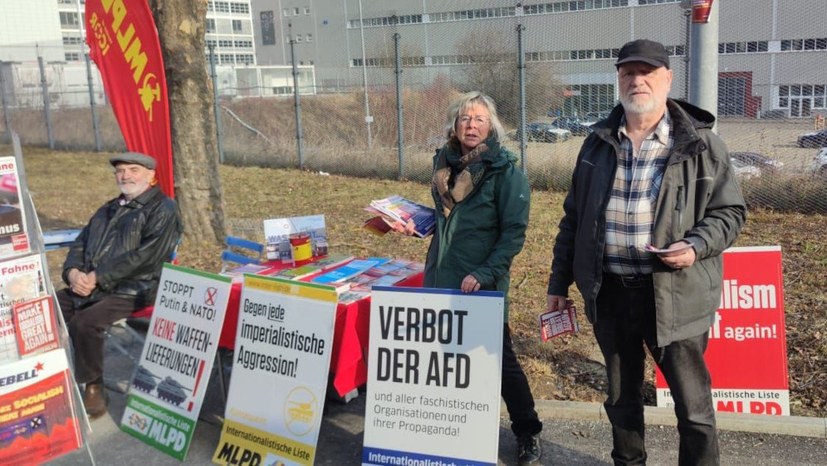 Kundgebung vor dem Daimler-Tor