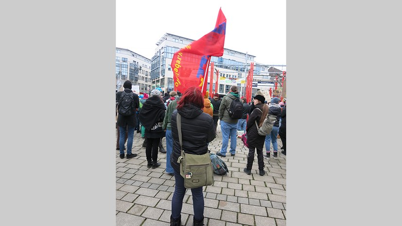 400 Menschen beim Klimastreik auf dem Holzmarkt – Rebell Jena mittendrin