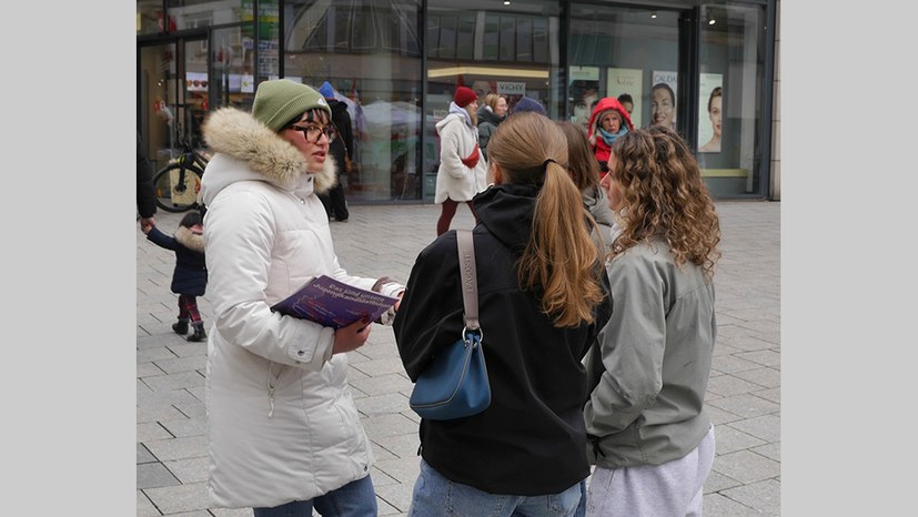 Wahlkampftour macht zu einer Kundgebung Station in Ulm