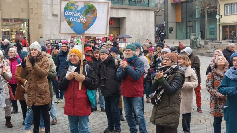 Diskussion beim Klimastreik: Mit welchem System können wir die Umwelt retten?