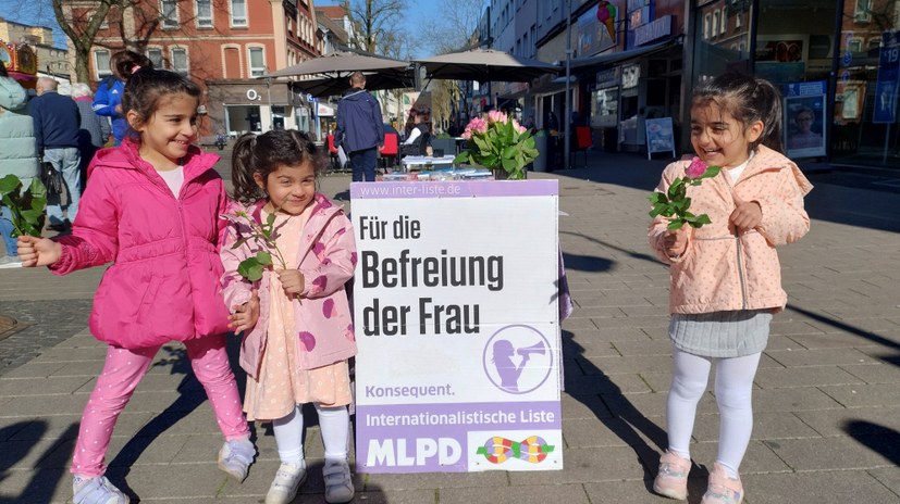 Laut, kämpferisch, bunt – gegen Faschismus und Weltkriegsgefahr – für Frauenrechte und die Befreiung der Frau!