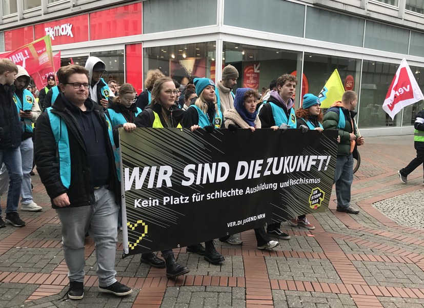 7000 Teilnehmerinnen und Teilnehmer beim Warnstreik von Ver.di