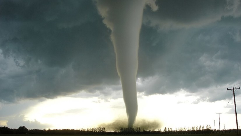 Mehr als 40 Tornados – Hunderte Brände wüteten