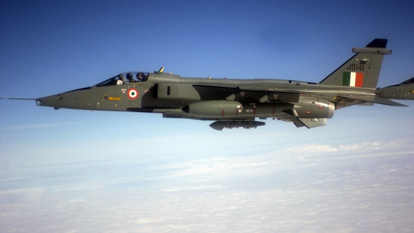 Indien bombardiert Pakistan