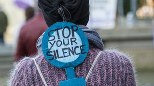 „Zeig mir deine Freunde, und ich sag dir, wer du bist“ – Faschisten, Milliardäre und Vergewaltiger