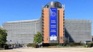 Ursula und die EU-Kommission überleben - für den Moment
