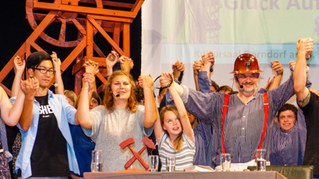 Macht mit im Revue-Team auf dem Sommercamp!