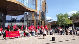 „Die Welt bebt – Friedrich Engels lebt!“