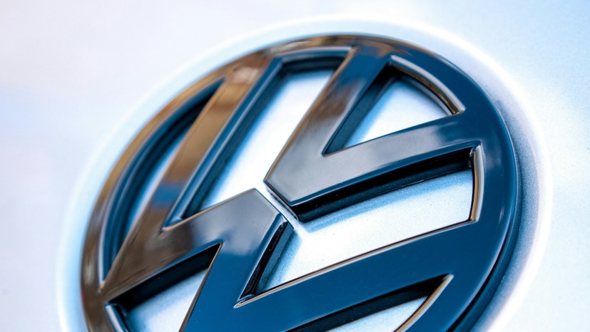 Faschistisches „Zentrum“ klagt auf Betriebszugang bei VW