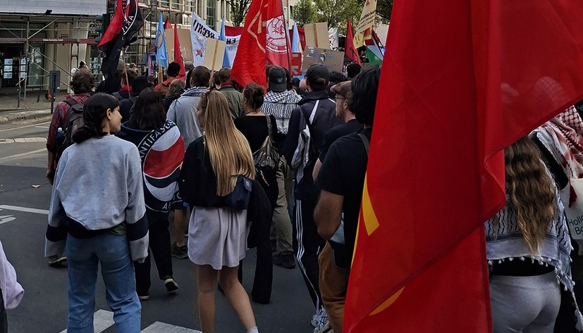 Gericht kippt Verbot - Rheinmetall-Entwaffnen-Camp findet statt!