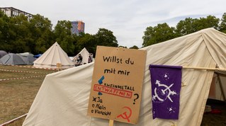 Rheinmetall-Entwaffnen-Camp mit 300 Zelten gestartet