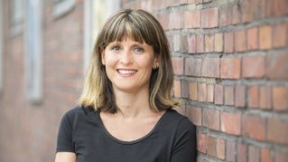 Kurdische Nachrichtenagentur ANF / Firat-News kündigt an: Politikerin Gabi Fechtner über Internationalismus
