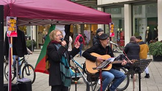 Große Aufmerksamkeit für Infostand „Gaza soll leben!"