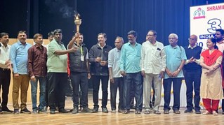 Pune begrüßt die Automobilarbeiter und Freunde aus der Welt